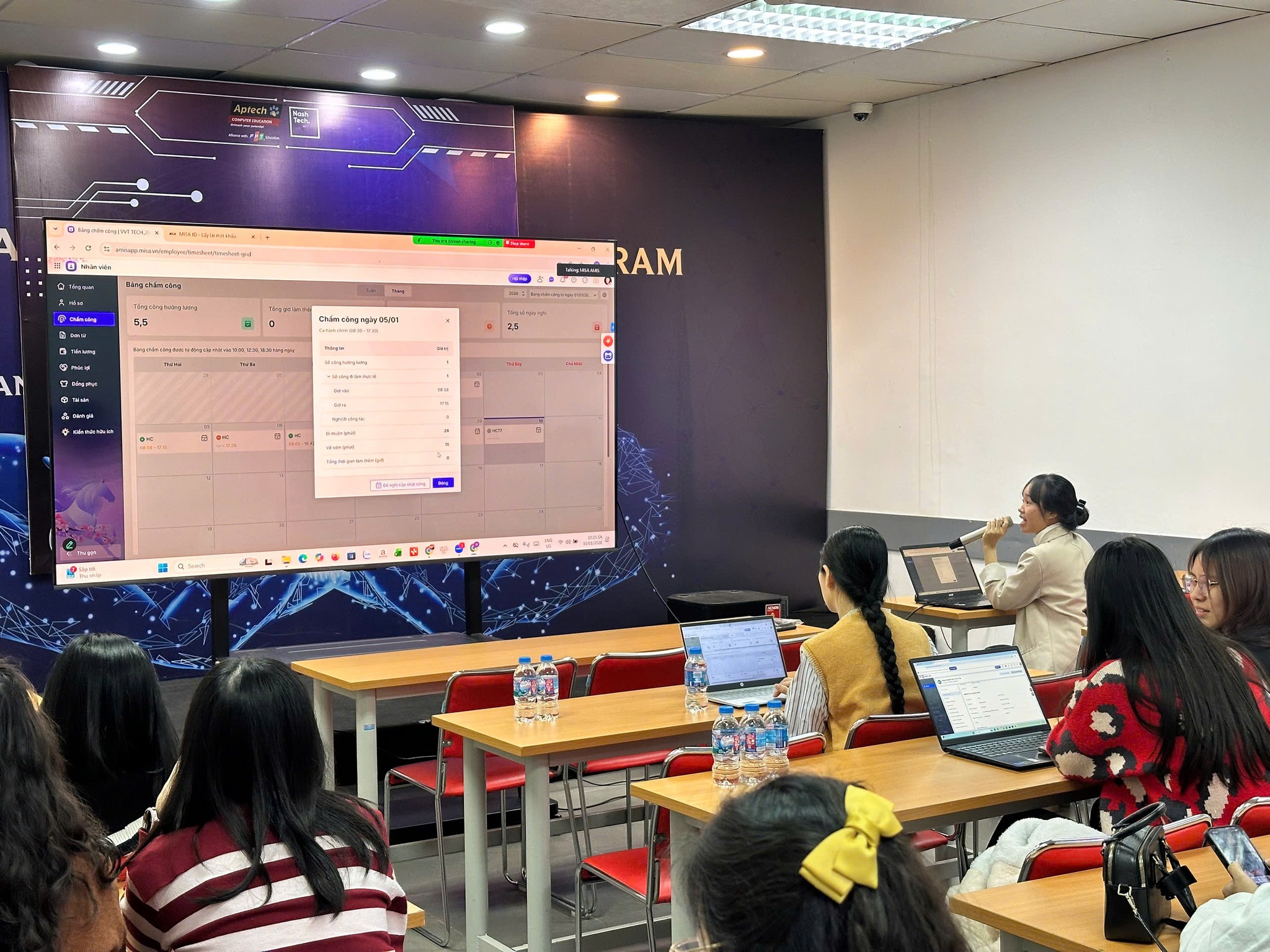 BUỔI ĐÀO TẠO ĐẦU TIÊN CỦA NĂM MỚI – LÀM QUEN CÔNG CỤ QUẢN LÝ MỚI!