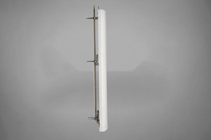 Ăng-ten có búp sóng hẹp 900MHz